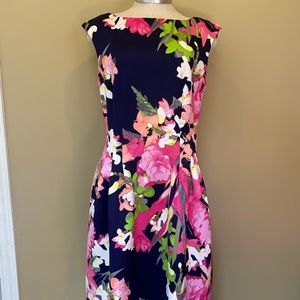 VINCE CAMUTO dress with POCKETS!